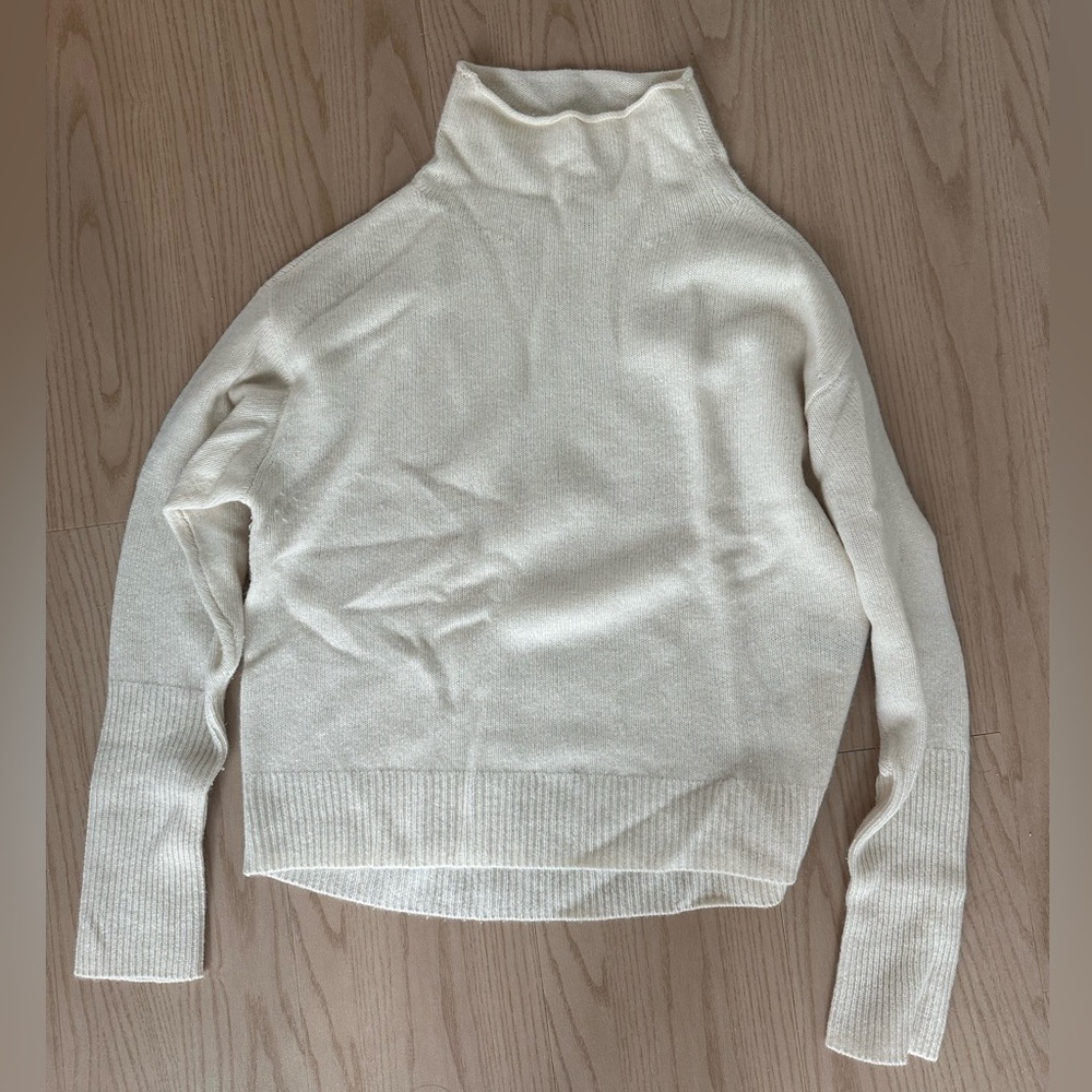 Aritzia Wilfred sweater